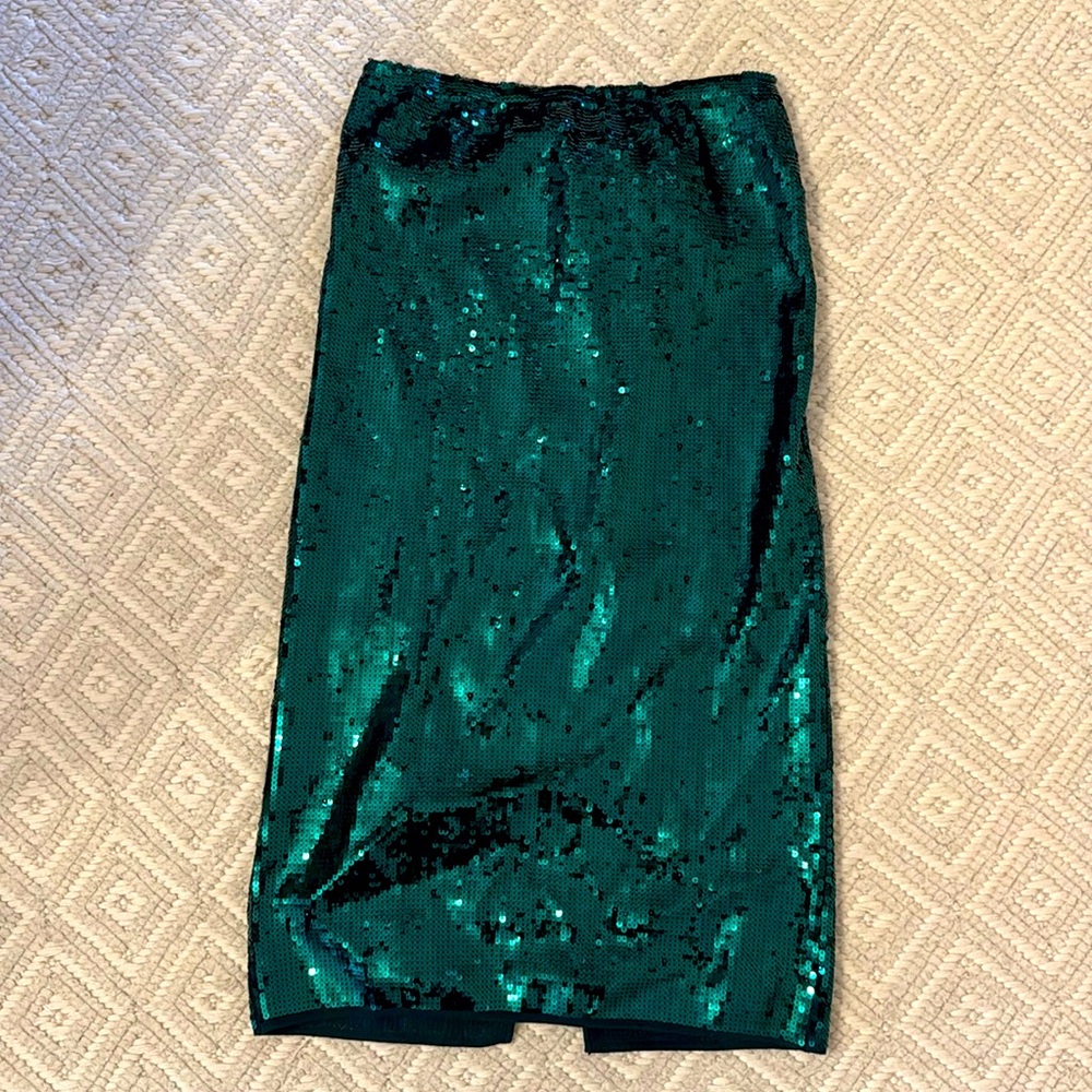 Women’s Sandro green sequins knit midi skirt, designer size 40.